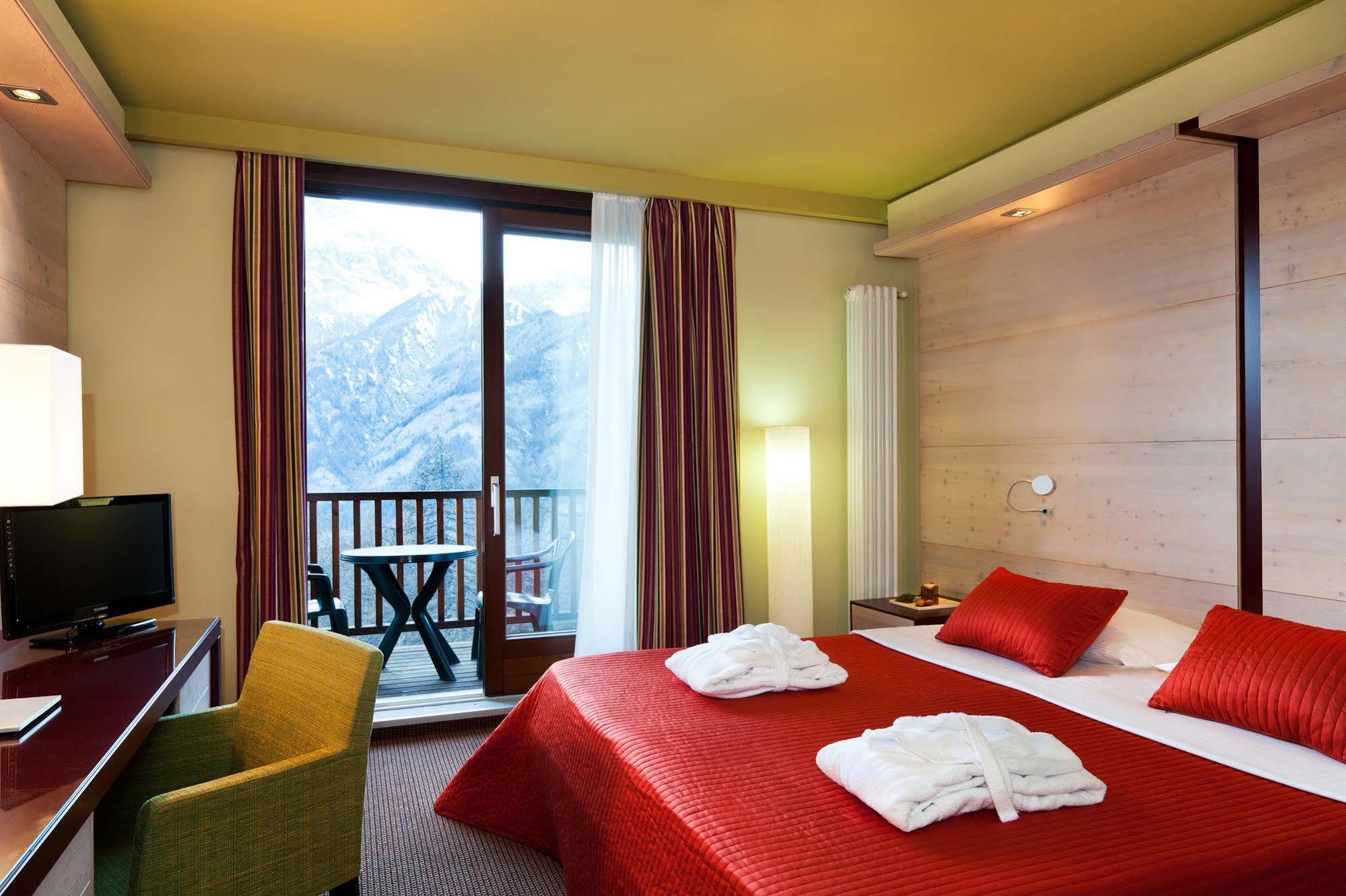 Hotel Sansicario Majestic Чезана-Торинезе Экстерьер фото
